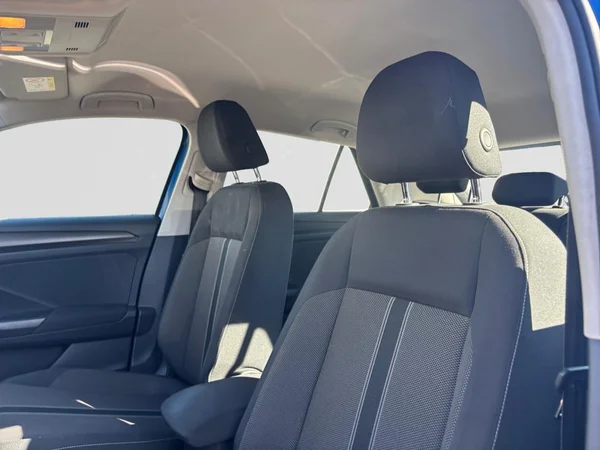 VOLKSWAGEN T-Roc (2017) — foto 4 van 22