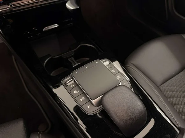 Mercedes-Benz CLA (2023) — foto 5 van 21