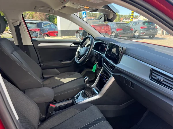 VOLKSWAGEN T-Roc (2022) — foto 16 van 24