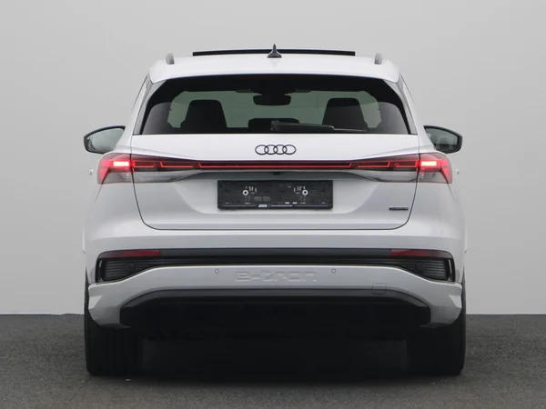 AUDI Q4 e-tron (2025) — foto 9 van 27
