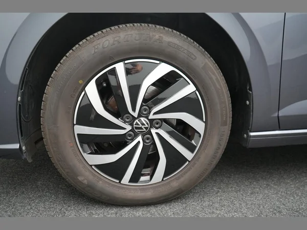 VOLKSWAGEN Polo (2024) — foto 26 van 26