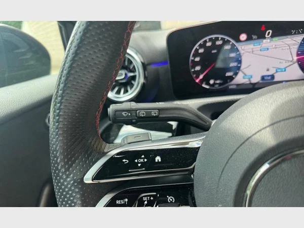 Mercedes-Benz A 220 (2024) — foto 5 van 30