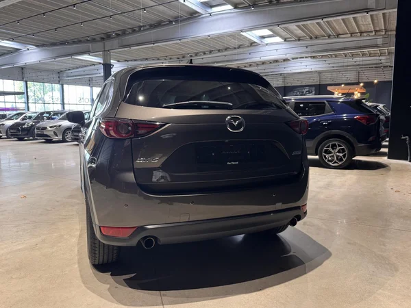Mazda CX-5 (2018) — foto 18 van 22