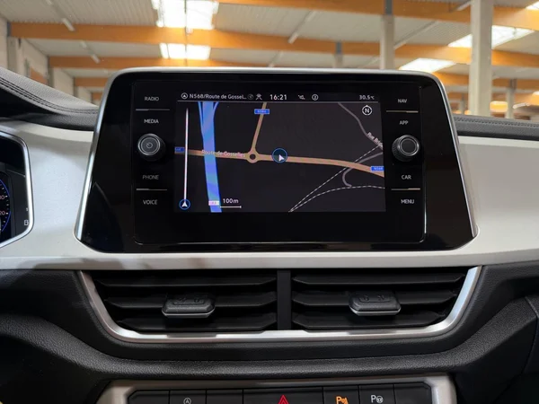 VOLKSWAGEN T-Roc Cabriolet (2022) — foto 15 van 17