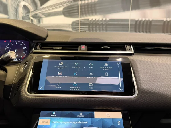 Land Rover Range Rover Velar (2021) — foto 13 van 28