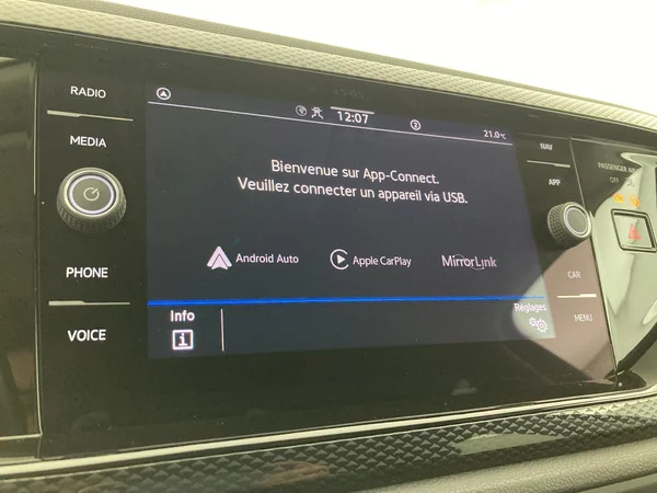 VOLKSWAGEN Taigo (2022) — foto 6 van 35