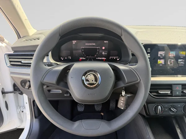 SKODA Kamiq (2024) — foto 5 van 18