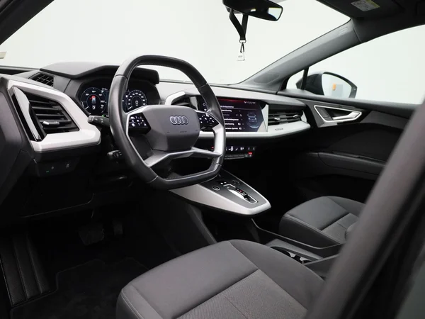 Audi Q4 e-tron (2023) — foto 31 van 43
