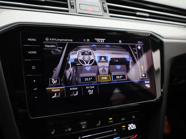 Volkswagen Passat (2022) — foto 26 van 44