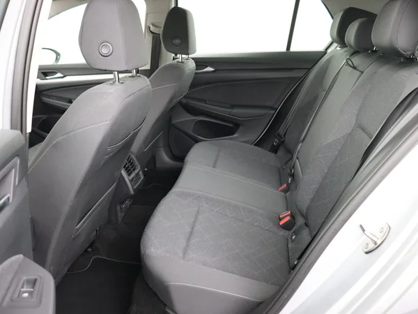 VOLKSWAGEN Golf (2024) — foto 5 van 28