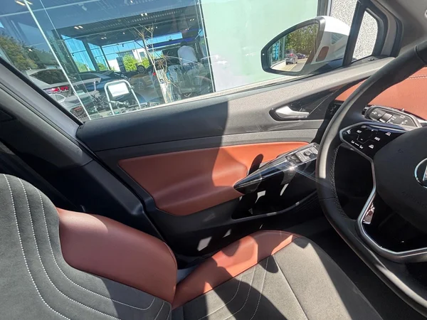 VOLKSWAGEN ID.4 (2025) — foto 8 van 29