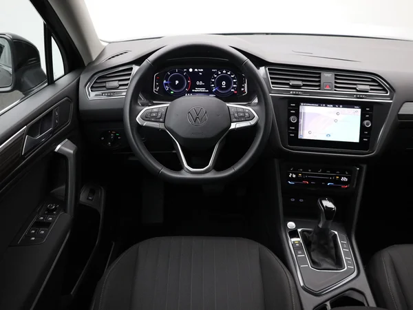 VOLKSWAGEN Tiguan Allspace (2022) — foto 11 van 21