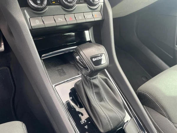 SKODA Karoq (2023) — foto 19 van 20