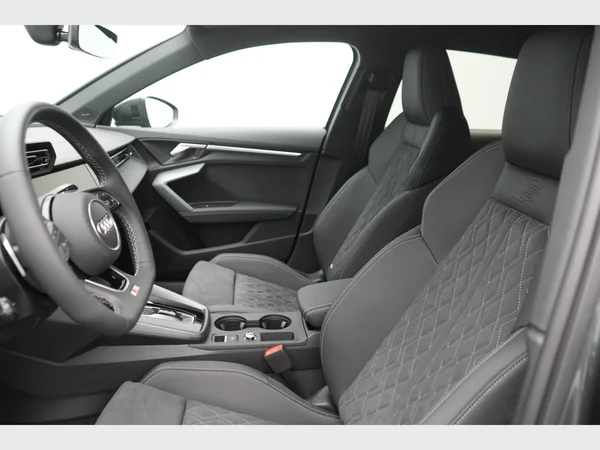 AUDI S3 Sportback (2025) — foto 25 van 31