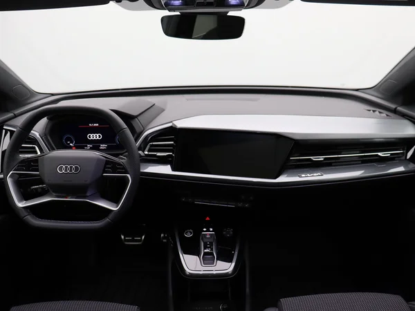AUDI Q4 e-tron (2025) — foto 13 van 17