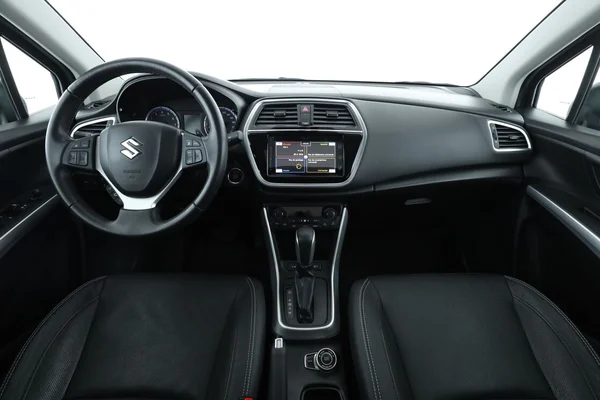 Suzuki SX4 (2018) — foto 3 van 16