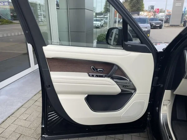 Land Rover Range Rover (2025) — foto 21 van 37