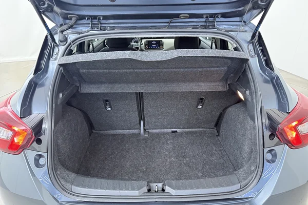 Nissan Micra (2022) — foto 17 van 21