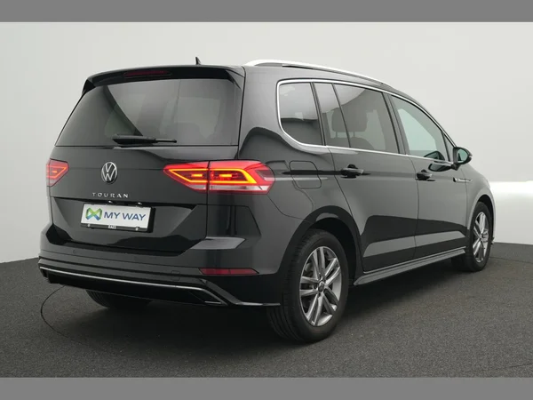 VOLKSWAGEN Touran (2023) — foto 12 van 30