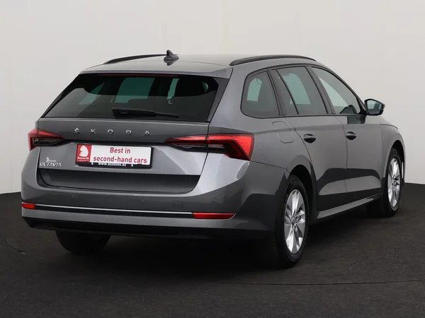 SKODA Octavia (2022) — foto 19 van 25