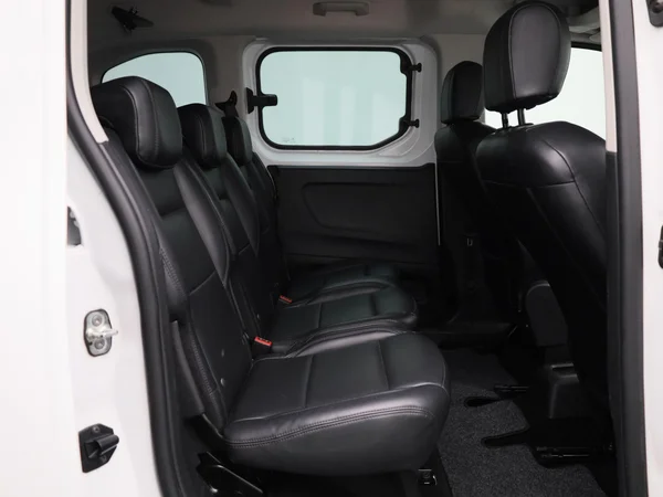 Opel Combo Life (2022) — foto 4 van 35