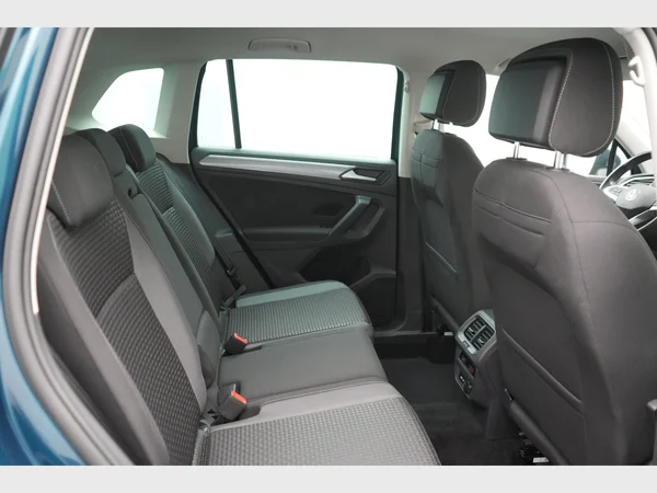 VOLKSWAGEN Tiguan (2021) — foto 29 van 29