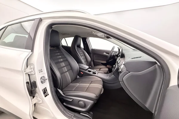 Mercedes-Benz GLA (X156) (2018) — foto 11 van 28