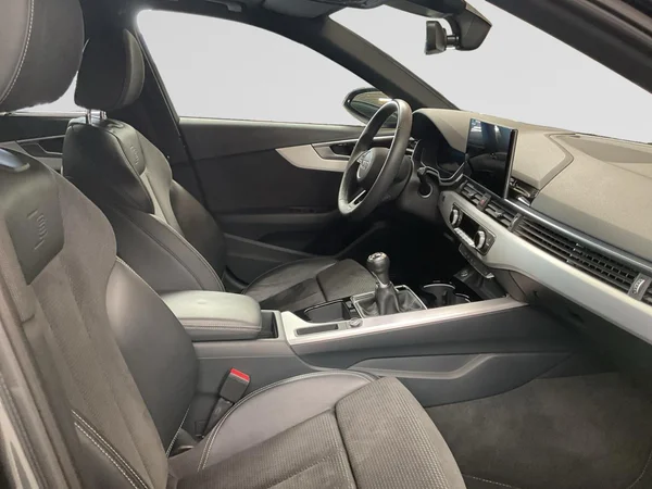 AUDI A4 SW (2020) — foto 8 van 24