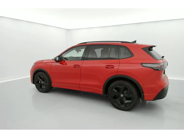 VOLKSWAGEN Tiguan Dsl (2024) — foto 5 van 36