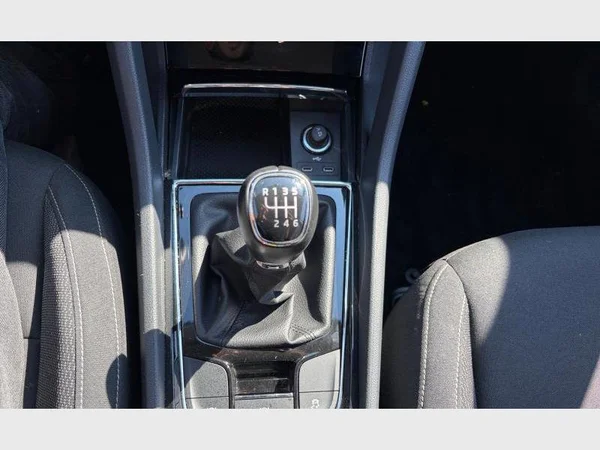 Skoda Karoq (2022) — foto 19 van 27