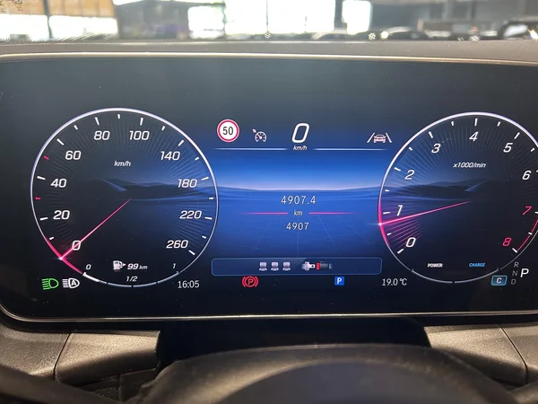 Mercedes-Benz GLC (2026) — foto 7 van 29