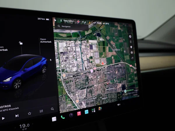 Tesla Model Y (2022) — foto 20 van 43