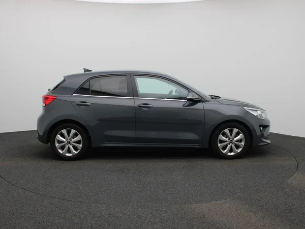 Kia Rio (2023) — foto 35 van 38