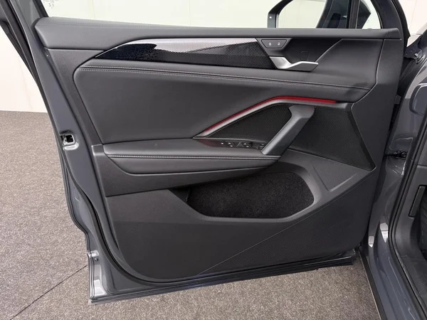 VOLKSWAGEN Tiguan (2025) — foto 7 van 18