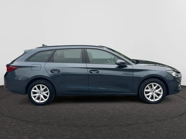 SEAT Leon ST Dsl (2023) — foto 9 van 18