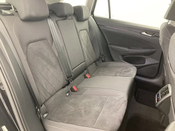 VOLKSWAGEN Golf Variant VIII (2023) — foto 26 van 36