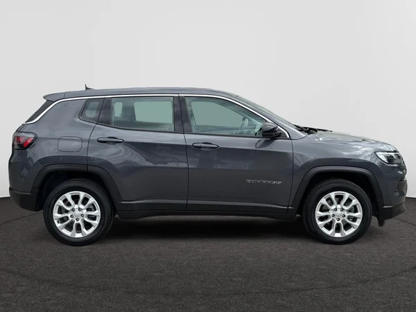 JEEP Compass (2023) — foto 21 van 24