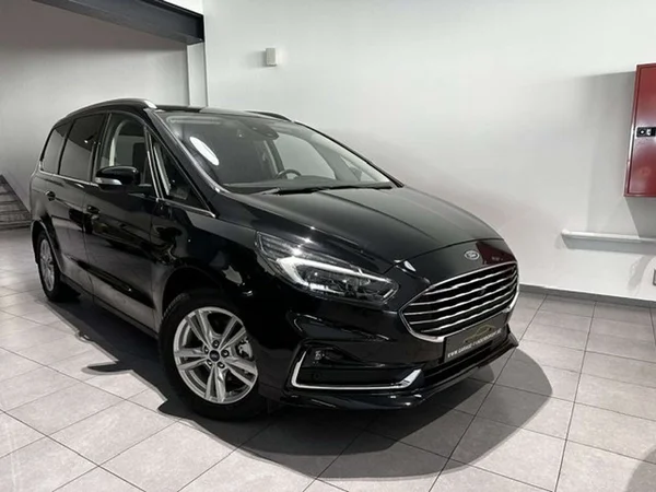 Ford Galaxy (2024) — foto 1 van 17