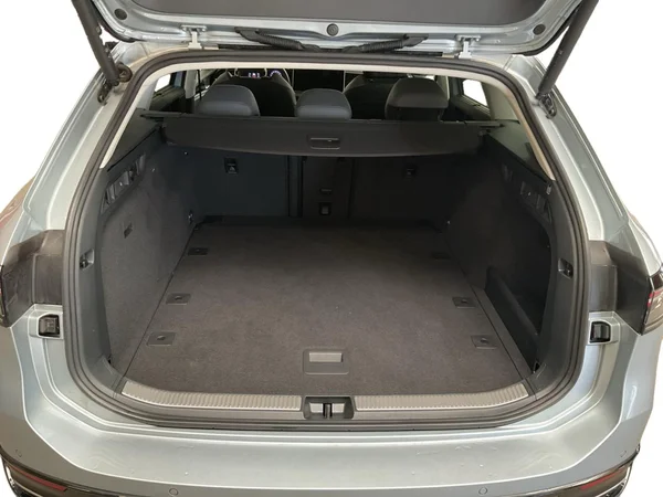 VOLKSWAGEN Passat SW (2025) — foto 14 van 24