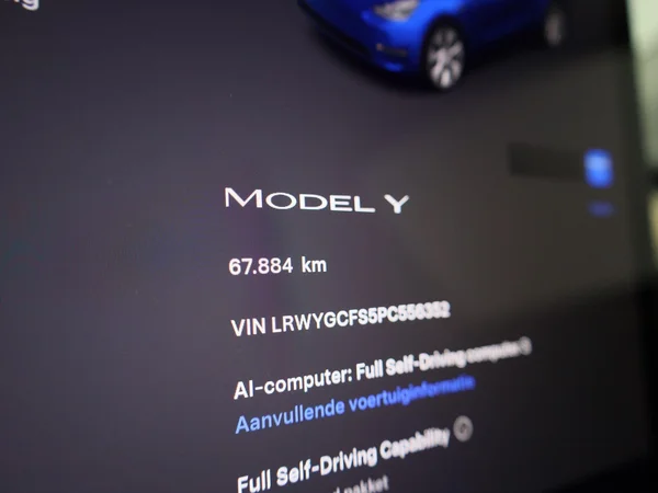 Tesla Model Y (2022) — foto 42 van 43