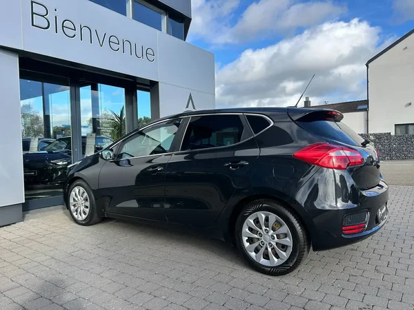 Kia Ceed (2016) — foto 10 van 19