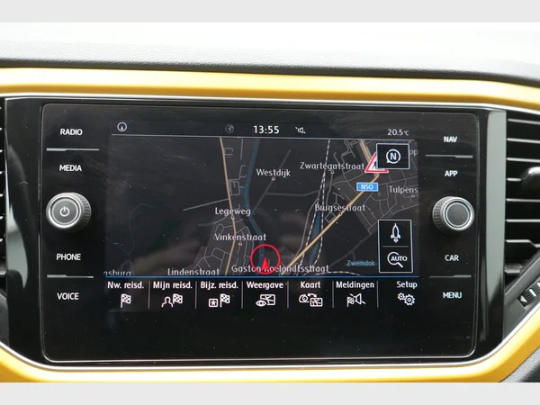 VOLKSWAGEN T-Roc (2018) — foto 8 van 25