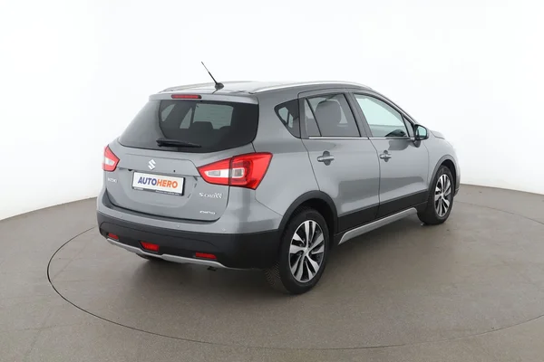 Suzuki SX4 (2018) — foto 12 van 16