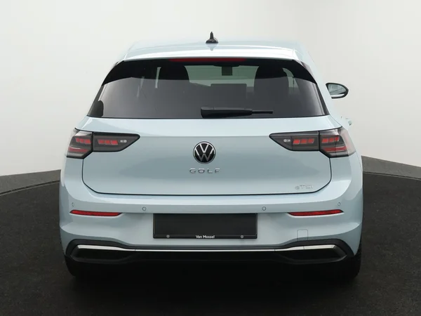 VOLKSWAGEN Golf VIII (2025) — foto 24 van 27