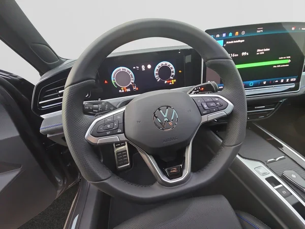VOLKSWAGEN Passat Variant eHybrid (PHEV) (2025) — foto 4 van 24