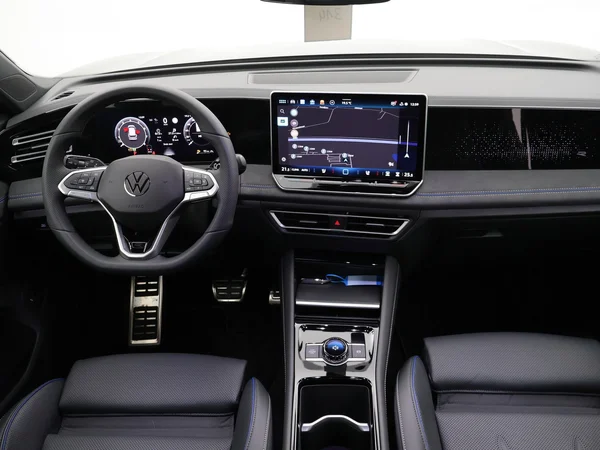 VOLKSWAGEN Tiguan (2026) — foto 2 van 24