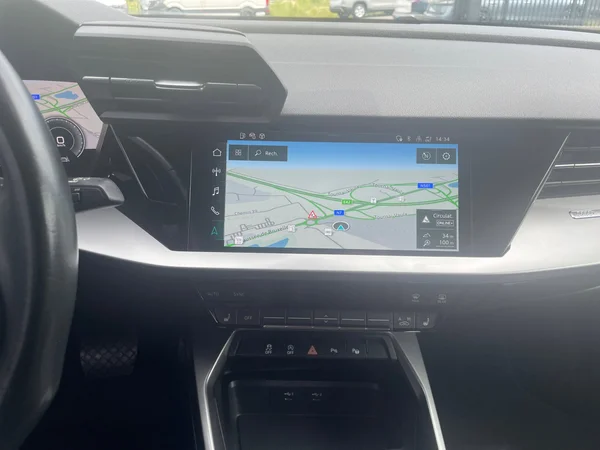 AUDI A3 Sedan (2023) — foto 6 van 21