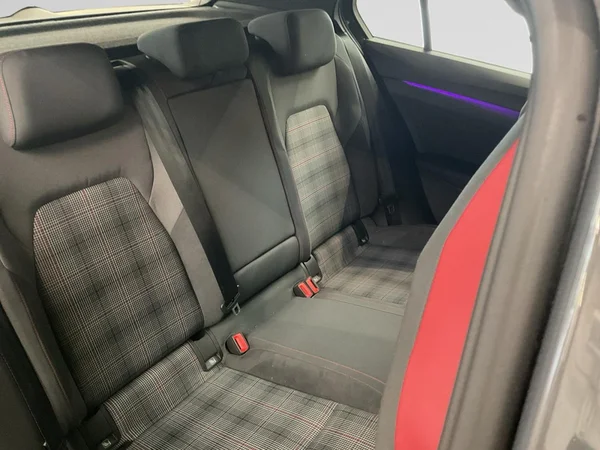 VOLKSWAGEN Golf VIII GTI (2024) — foto 9 van 20
