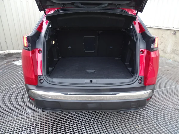 Peugeot 3008 (2018) — foto 9 van 24