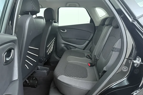 Renault Captur (2017) — foto 28 van 29